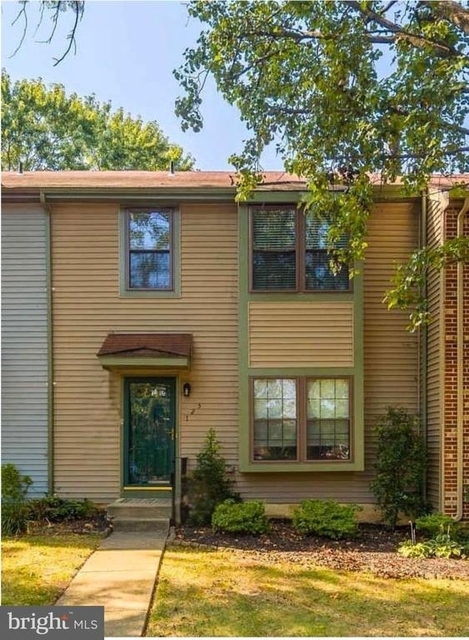 723 Kings Croft - Photo 1