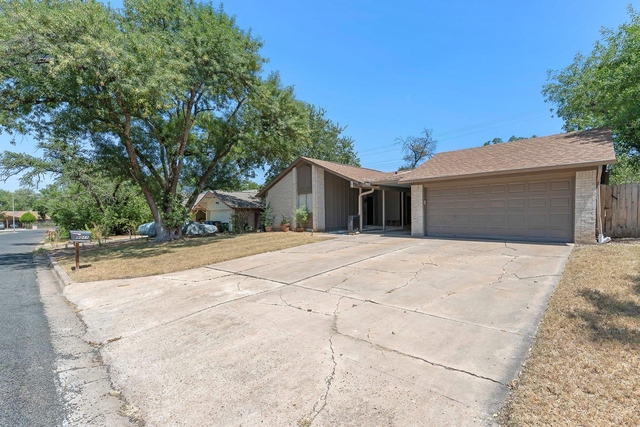 9011 Quail Valley Dr - Photo 1