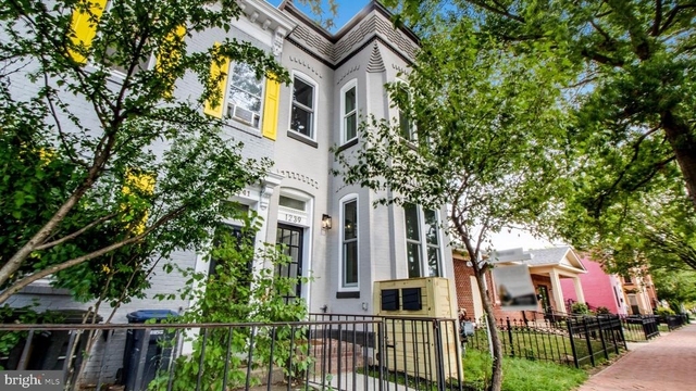 1239 5th Street Nw - Photo 1