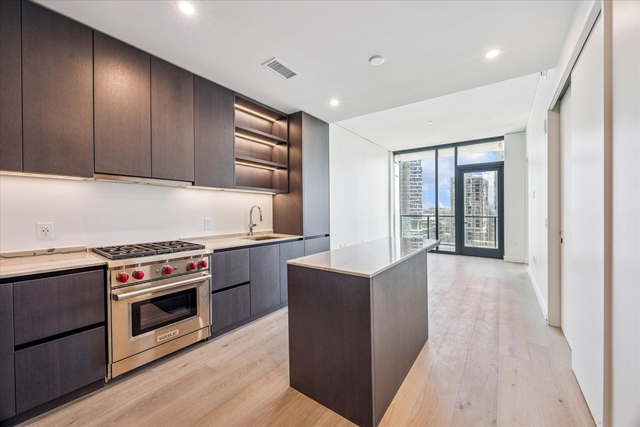 610 Davis St - Photo 1