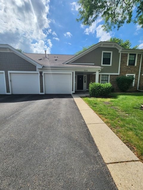 220 Hawthorne Court - Photo 1