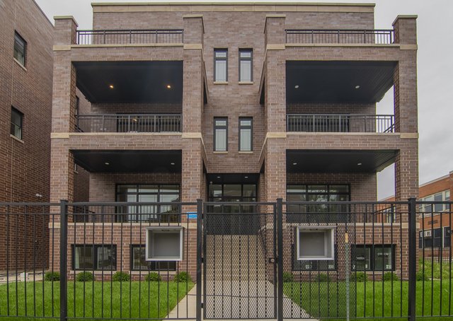 2042 W Washington Boulevard - Photo 1