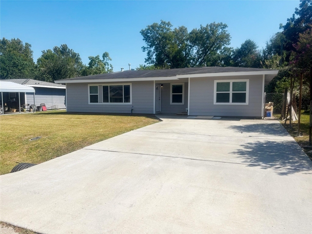 225 Sarlee Drive - Photo 1