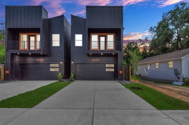 4622 Clover Street - Photo 1