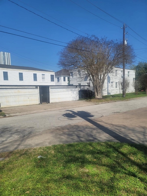 5612 Chartres Street - Photo 1