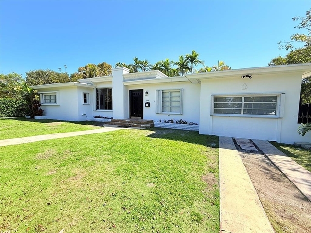 2300 Sw 24th Street - Photo 1
