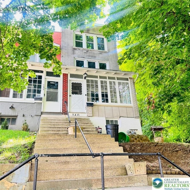 140 E Walnut Street - Photo 1