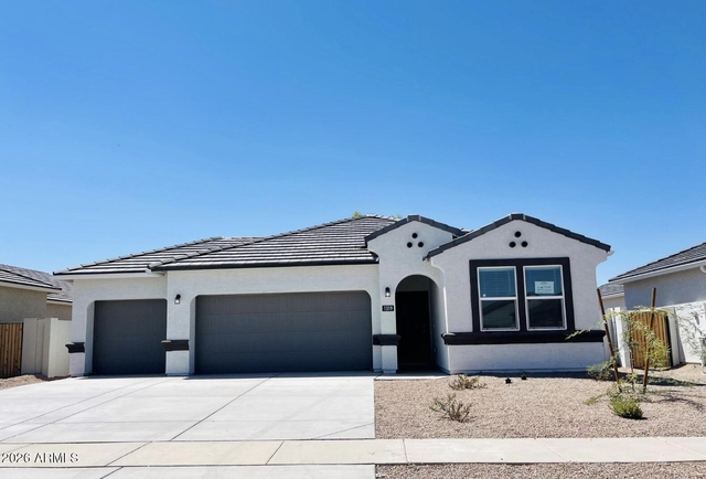 1319 W Raymond Avenue - Photo 1