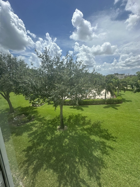 205 Mansfield Way E - Photo 1