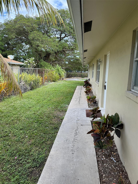 1036 Nw 5th Avenue - Photo 1