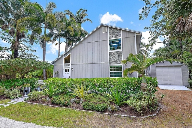 15629 95th Avenue N - Photo 1
