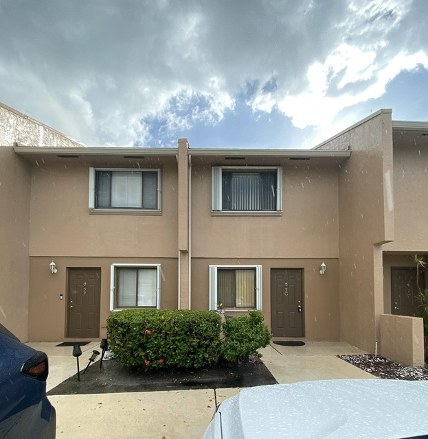 139 Sparrow Drive - Photo 1