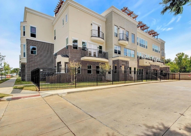 1209 Beaconsfield Lane - Photo 1