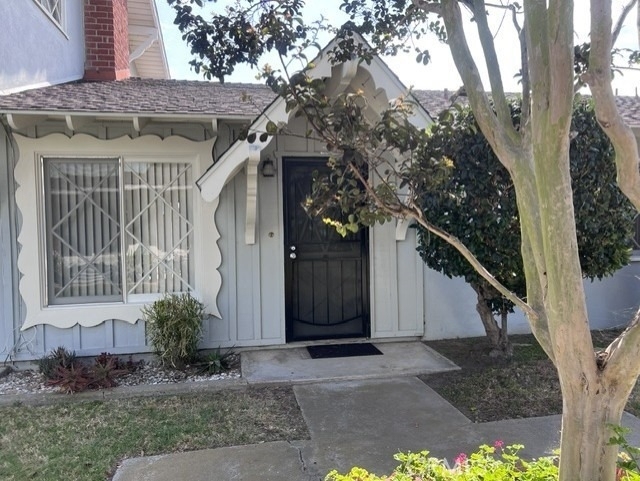 668 Center #b - Photo 1