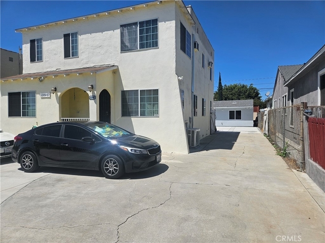 1307 S Woods - Photo 1