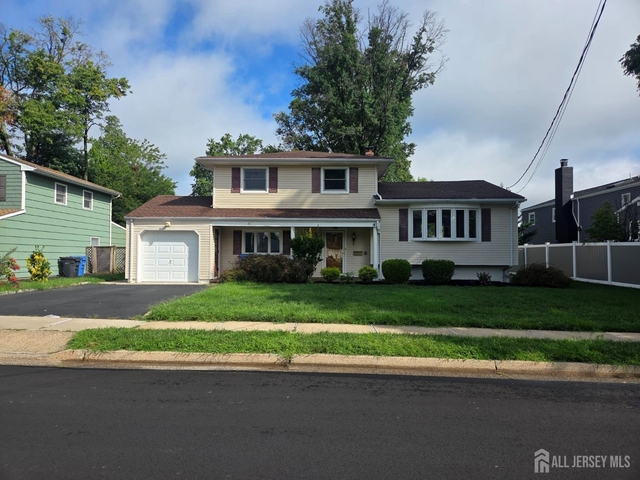 43 Connor Avenue - Photo 1