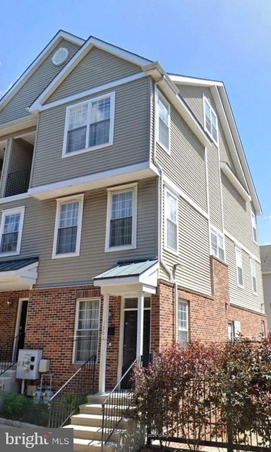 1301 N 32nd Street - Photo 1