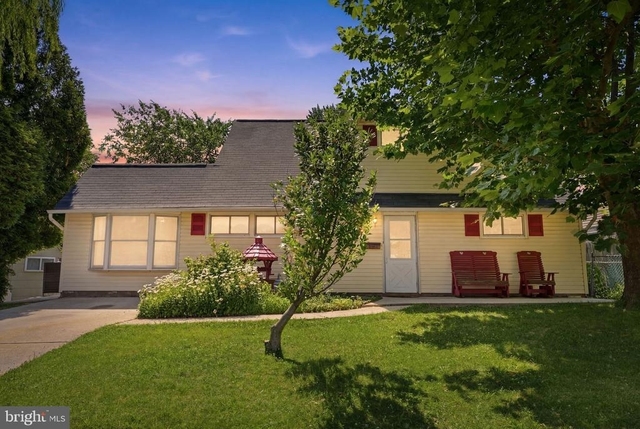 407 Holly Drive - Photo 1
