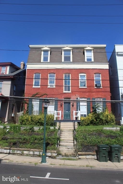 165 Summit Avenue - Photo 1