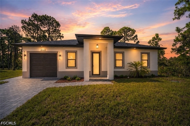 3123 69th Street W - Photo 1