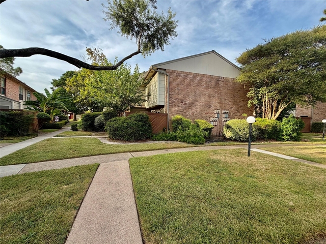 8801 Hammerly Boulevard - Photo 1