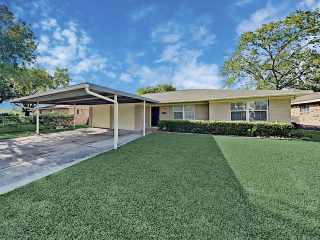 2705 Coy Drive - Photo 1