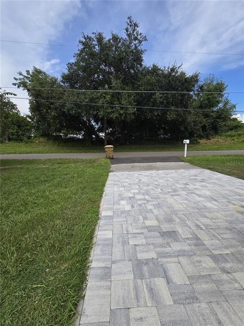 1190 Pecan Street - Photo 1