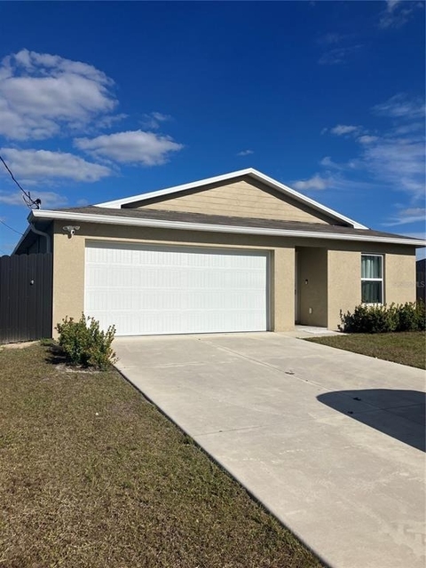 4109 Ne 20th Place - Photo 1