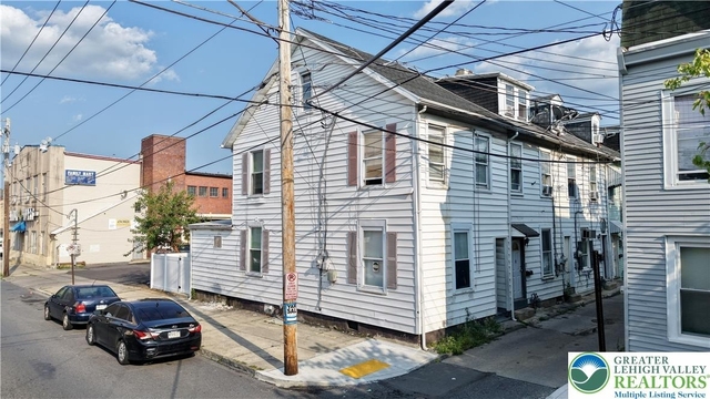 547 Silk Street - Photo 1