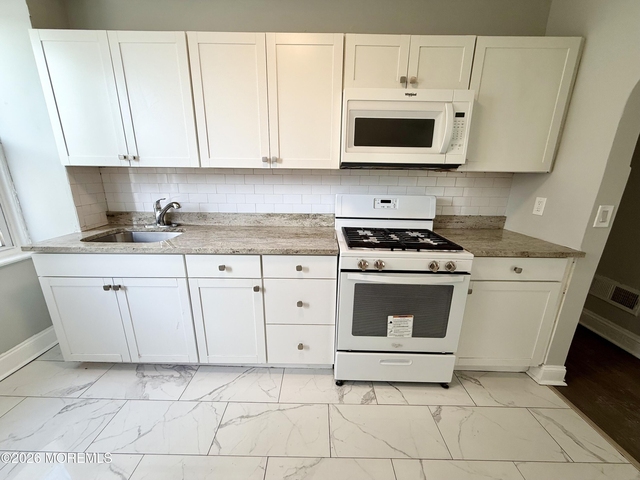 37 2nd Avenue - Photo 1