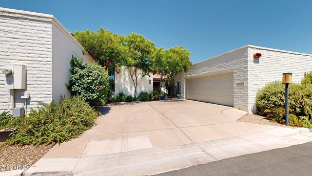 7346 E Krall Street - Photo 1