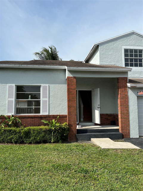 8265 Nw 192nd Terrace - Photo 1