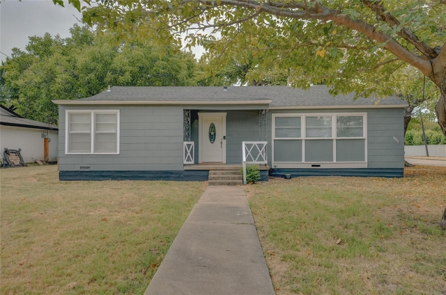 1100 Wade Hampton Street - Photo 1