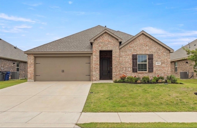 1602 Maple Ridge Drive - Photo 1