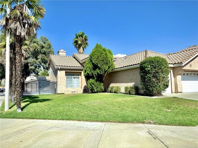 1217 Avenida Roundelay - Photo 1