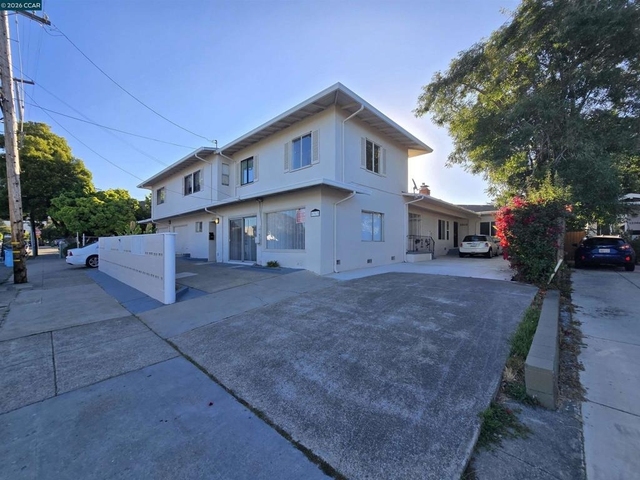 1313 Curtis St - Photo 1