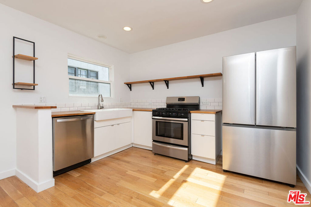 1341 S Burnside Avenue - Photo 1