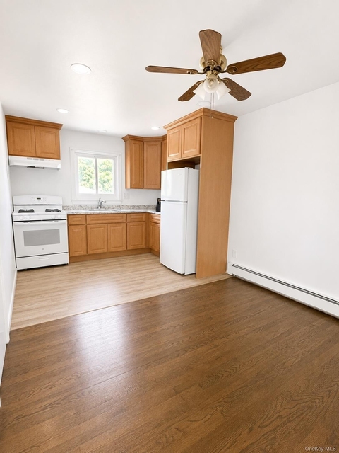 633 Wellwood Avenue - Photo 1