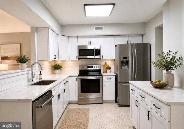 68 Lafayette Lane - Photo 1
