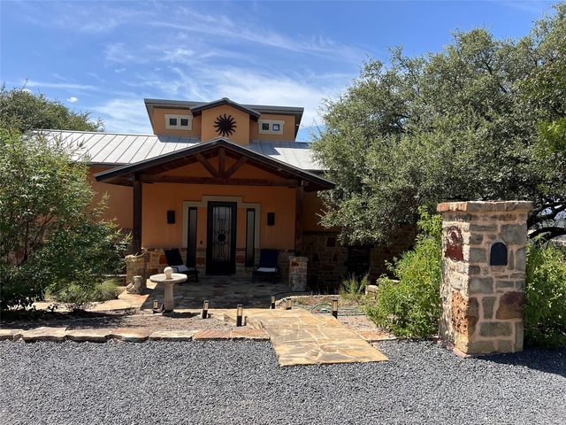 400 N Ronay Dr - Photo 1