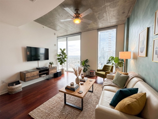 360 Nueces St - Photo 1