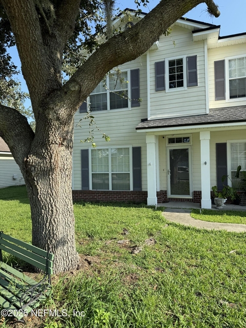 725 Liberty Circle - Photo 1