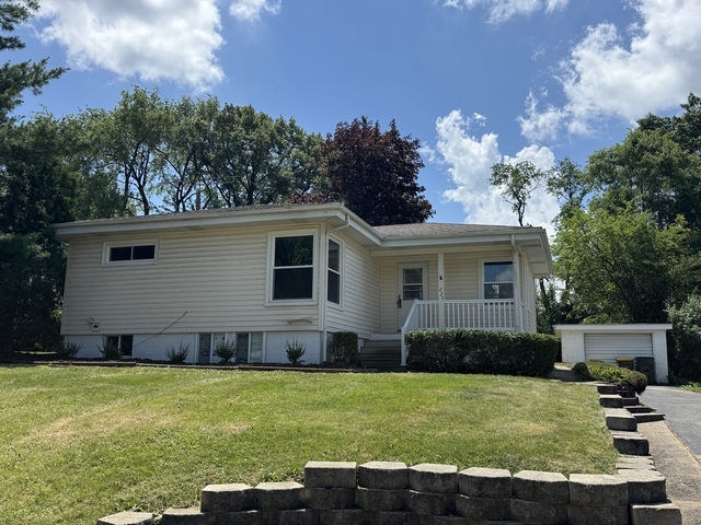 225 Panama Avenue - Photo 1