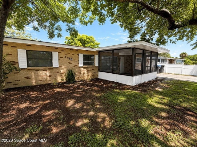 4450 Browning Avenue - Photo 1