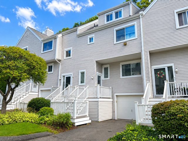 37 Country Place - Photo 1