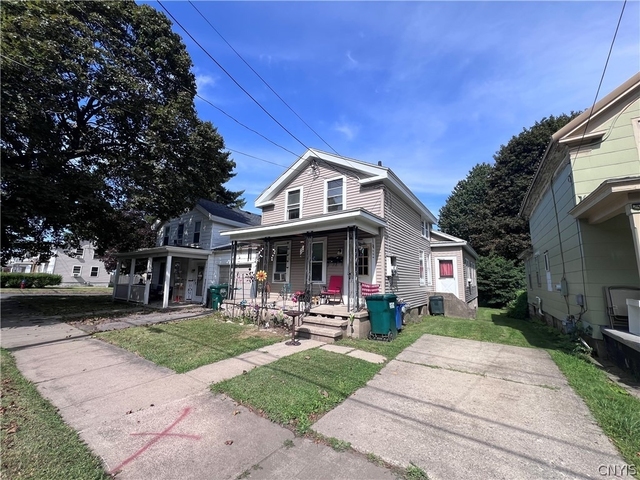 27 E 6th Street - Photo 1