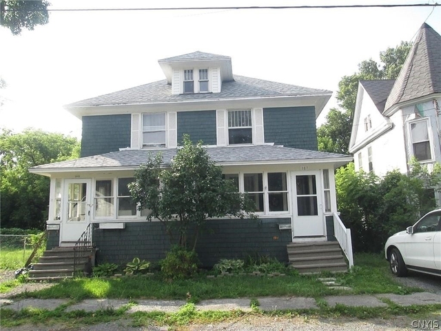 385 Pawling Street - Photo 1