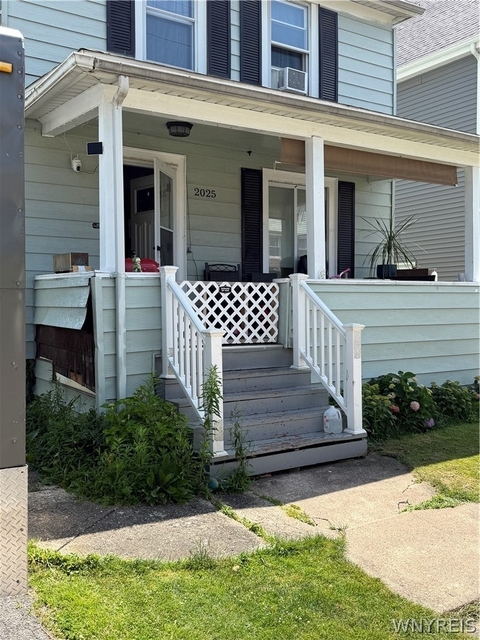 2025 La Salle Avenue - Photo 1