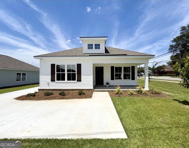 2 N Roundtree Street - Photo 1