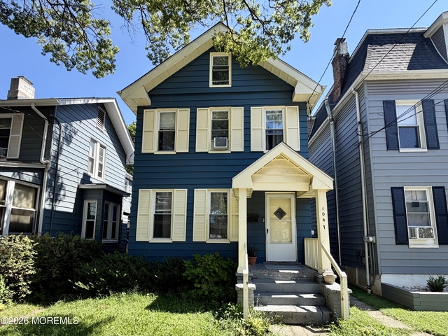 1047 Jaques Avenue - Photo 1